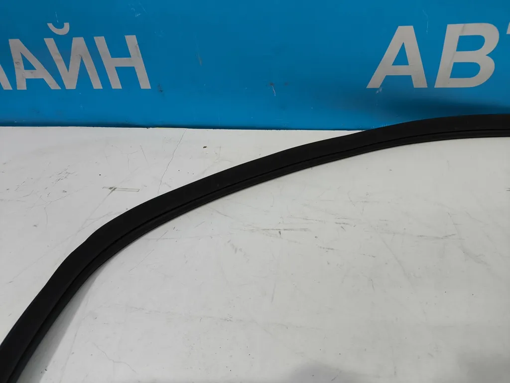 Уплотнитель дверного проема Hyundai Sonata 8 DN 2019-2023