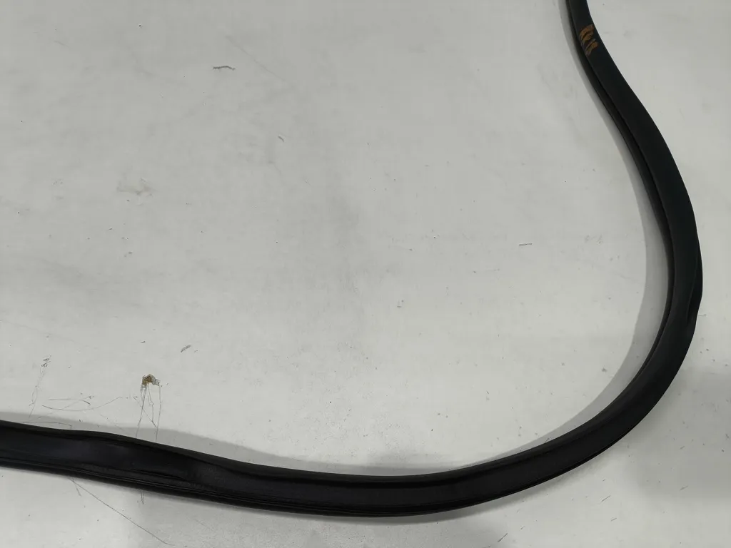 Уплотнитель дверного проема Hyundai Sonata 8 DN 2019-2023