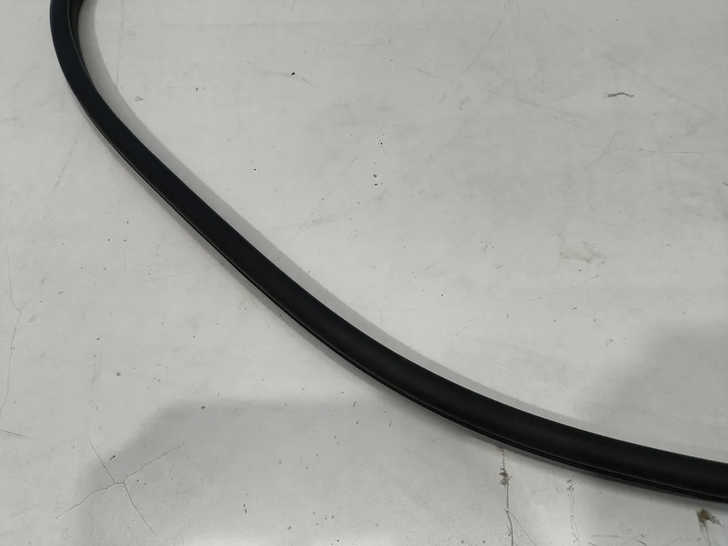 Уплотнитель дверного проема Hyundai Sonata 8 DN 2019-2023