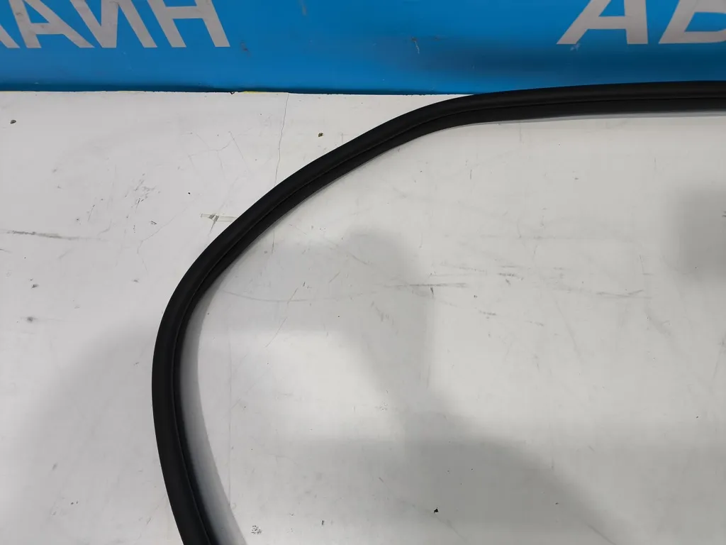 Уплотнитель дверного проема Hyundai Sonata 8 DN 2019-2023