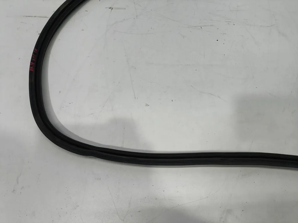 Уплотнитель крышки багажника Hyundai Sonata 8 DN 2019-2023