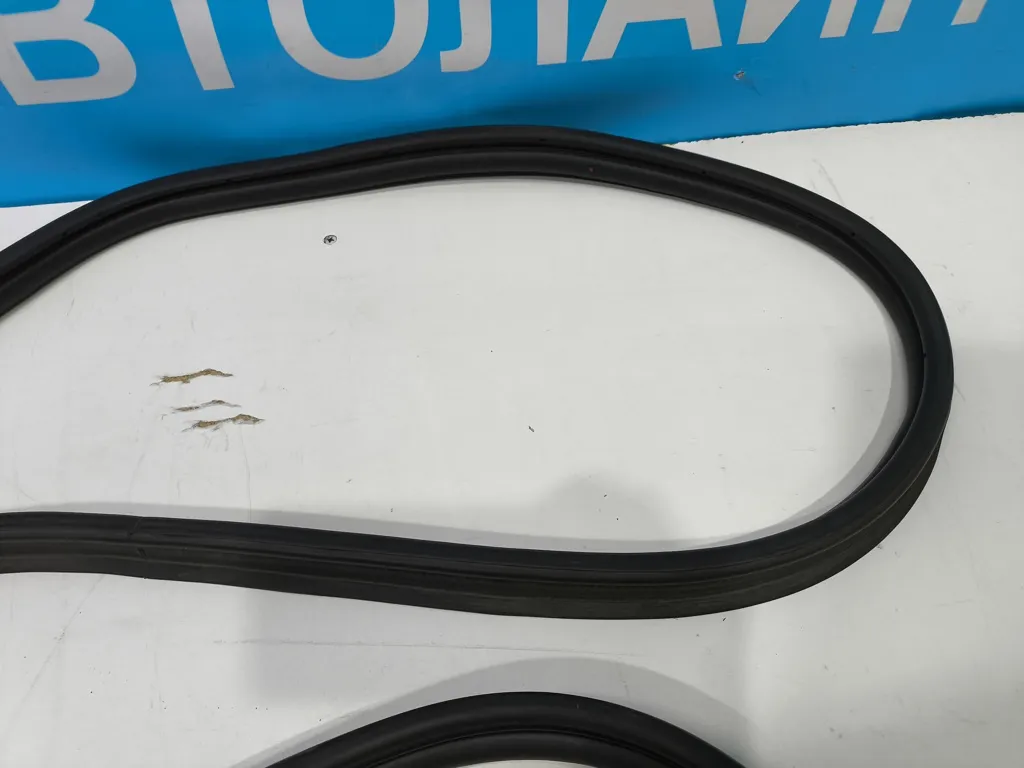 Уплотнитель крышки багажника Hyundai Sonata 8 DN 2019-2023