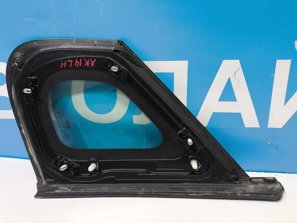 Форточка задняя левая Kia Optima 4 JF 2015-2018