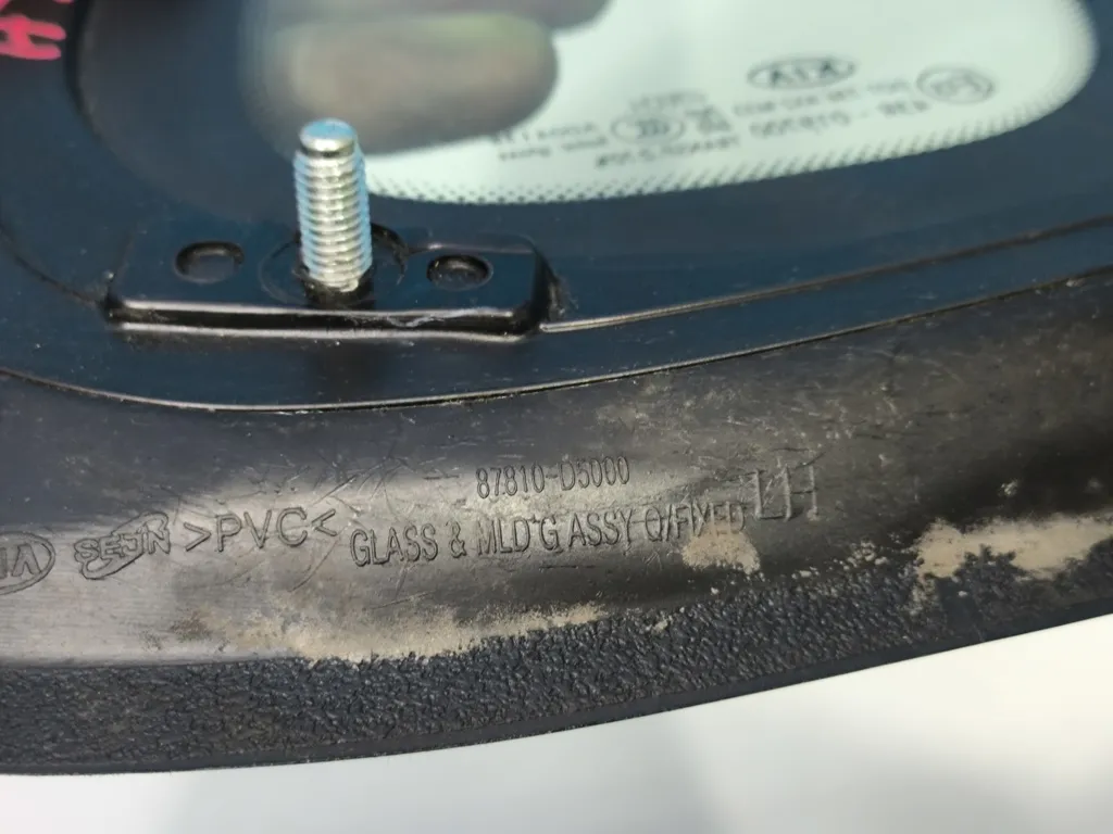 Форточка задняя левая Kia Optima 4 JF 2015-2018