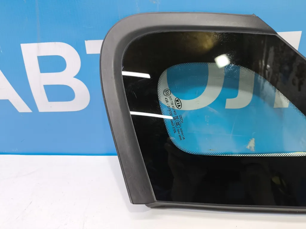 Форточка задняя правая Kia Optima 4 JF 2015-2018