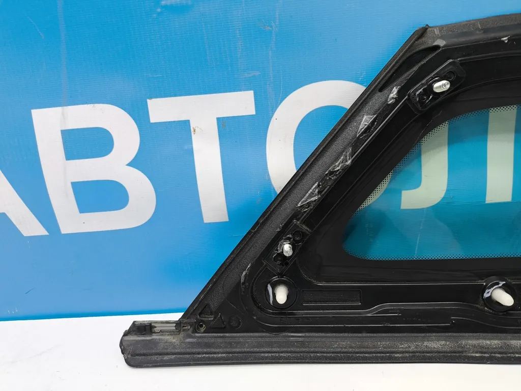 Форточка задняя правая Kia Optima 4 JF 2015-2018