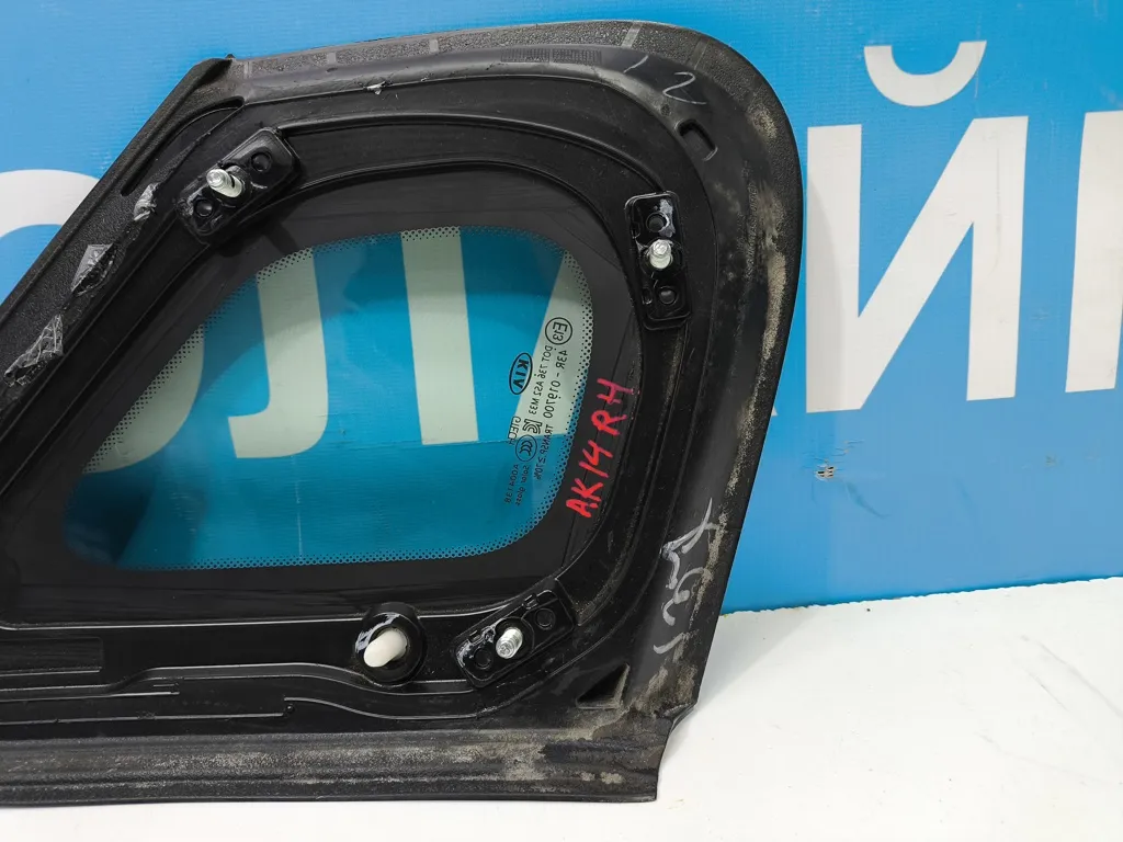 Форточка задняя правая Kia Optima 4 JF 2015-2018