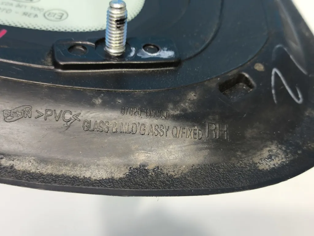 Форточка задняя правая Kia Optima 4 JF 2015-2018