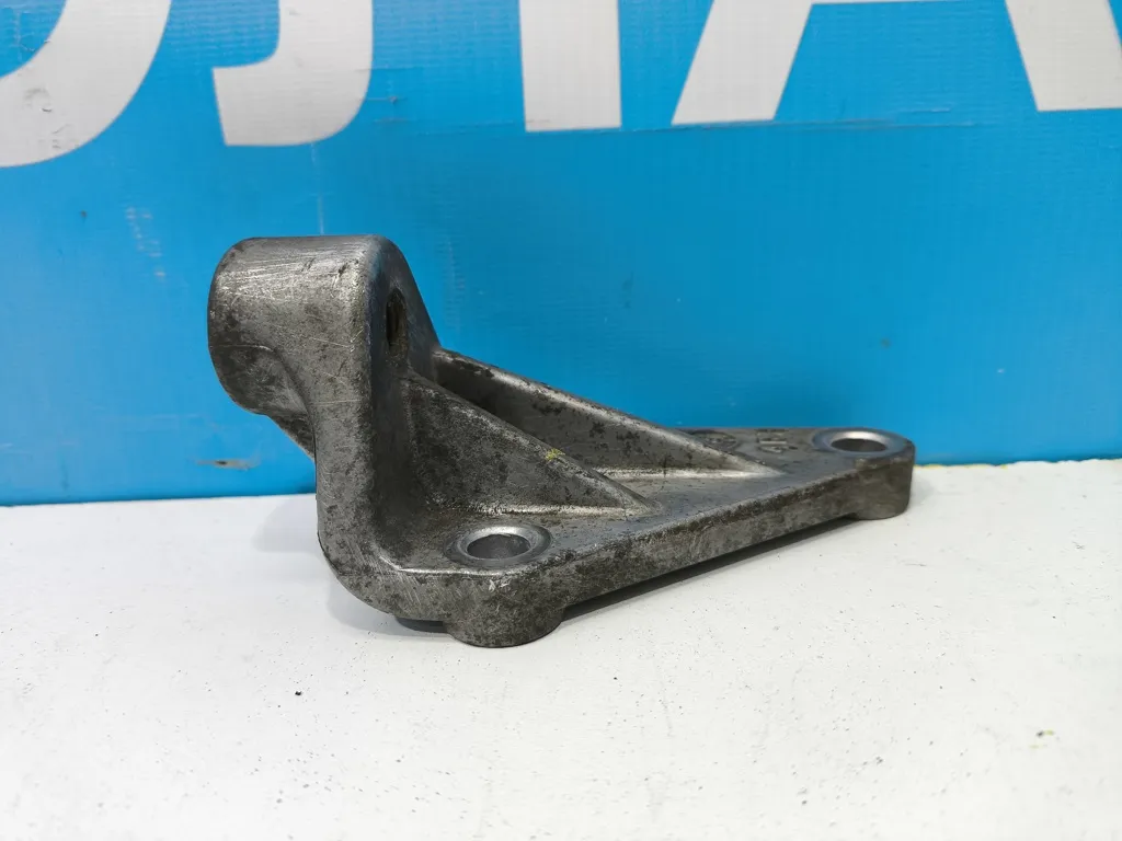 Кронштейн редуктора правый Kia Sorento 3 Prime 2014-2017