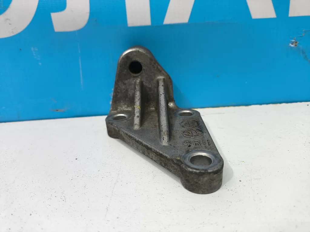 Кронштейн редуктора правый Kia Sorento 3 Prime 2014-2017