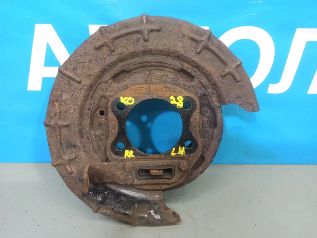 Механизм ручника левый Kia Ceed 1 2010-2012