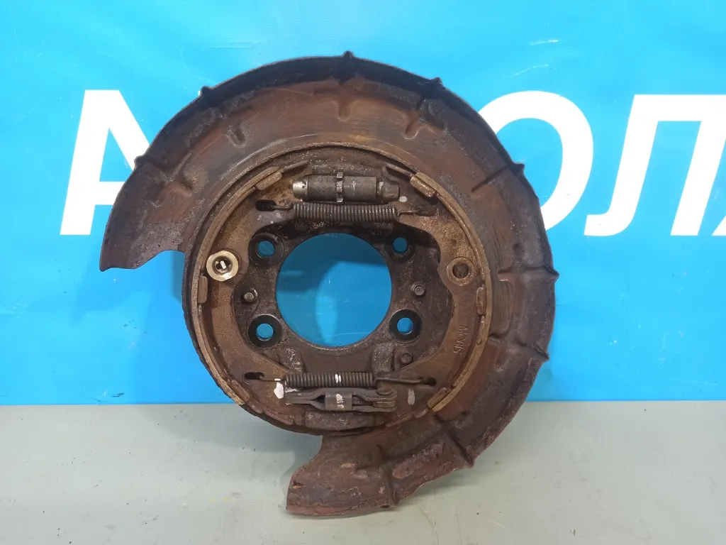 Механизм ручника левый Kia Ceed 1 2010-2012