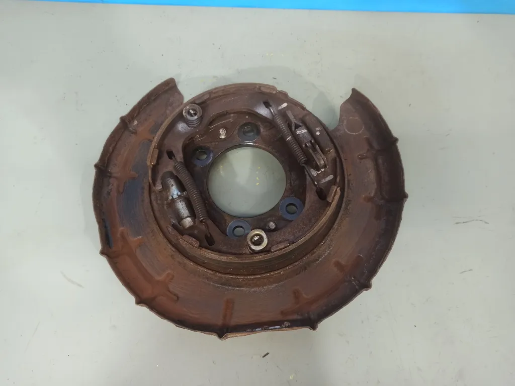 Механизм ручника правый Kia Ceed 1 2010-2012