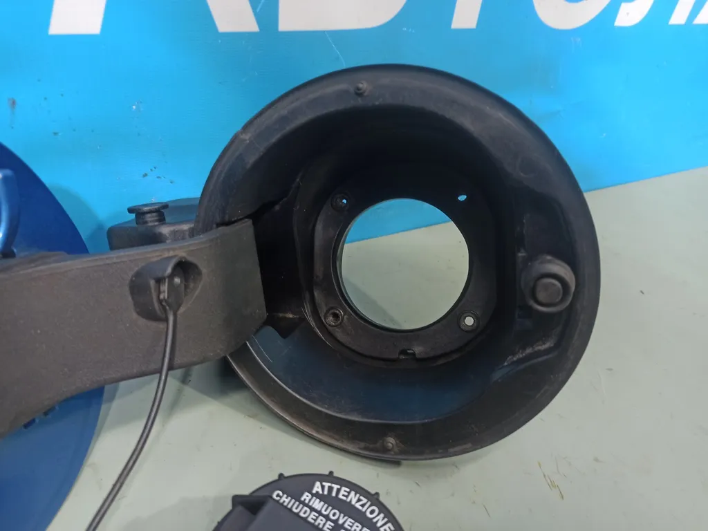 Лючок бензобака Hyundai Tucson 3 2015-2018