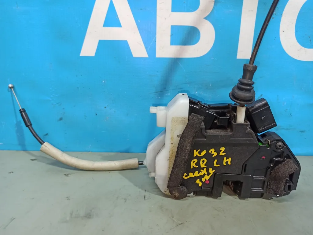 Замок двери задней левой Kia Ceed 2 JD 2012-2015