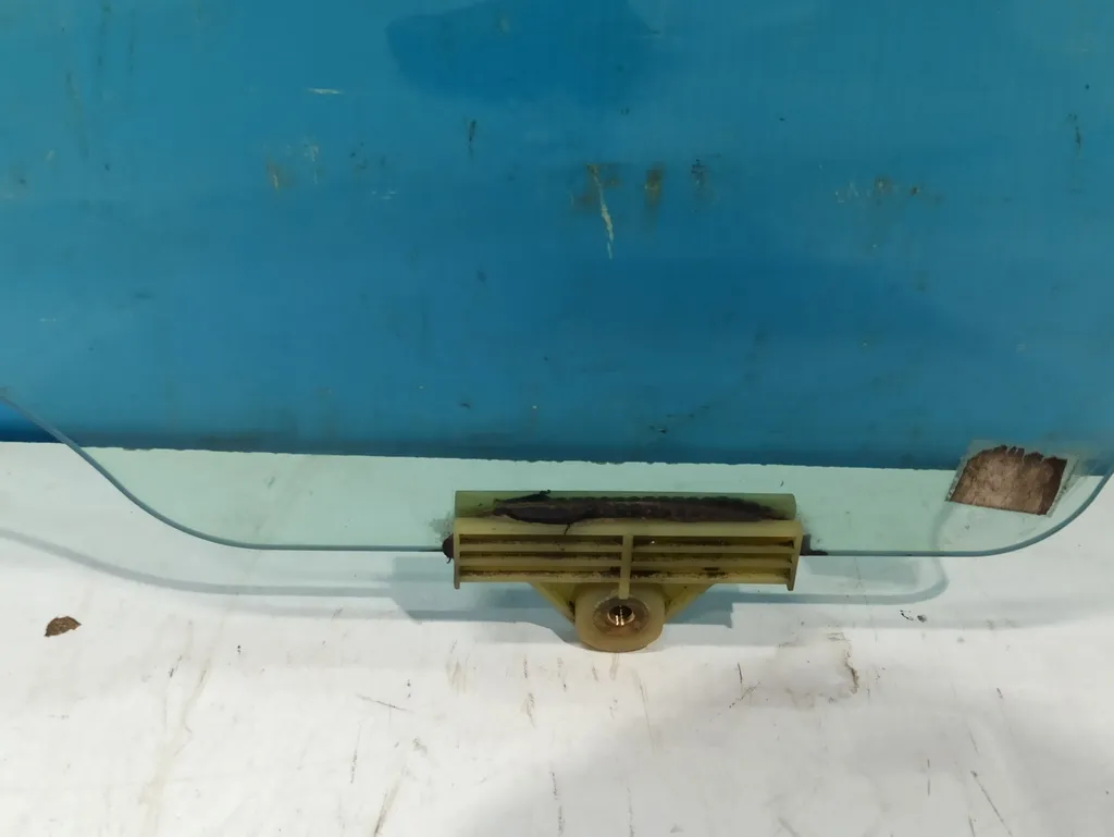 Стекло двери задней левой Kia Ceed 2 JD 2012-2015