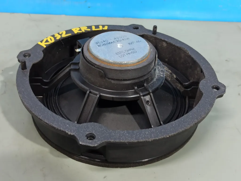 Динамик Kia Ceed 1 2010-2012