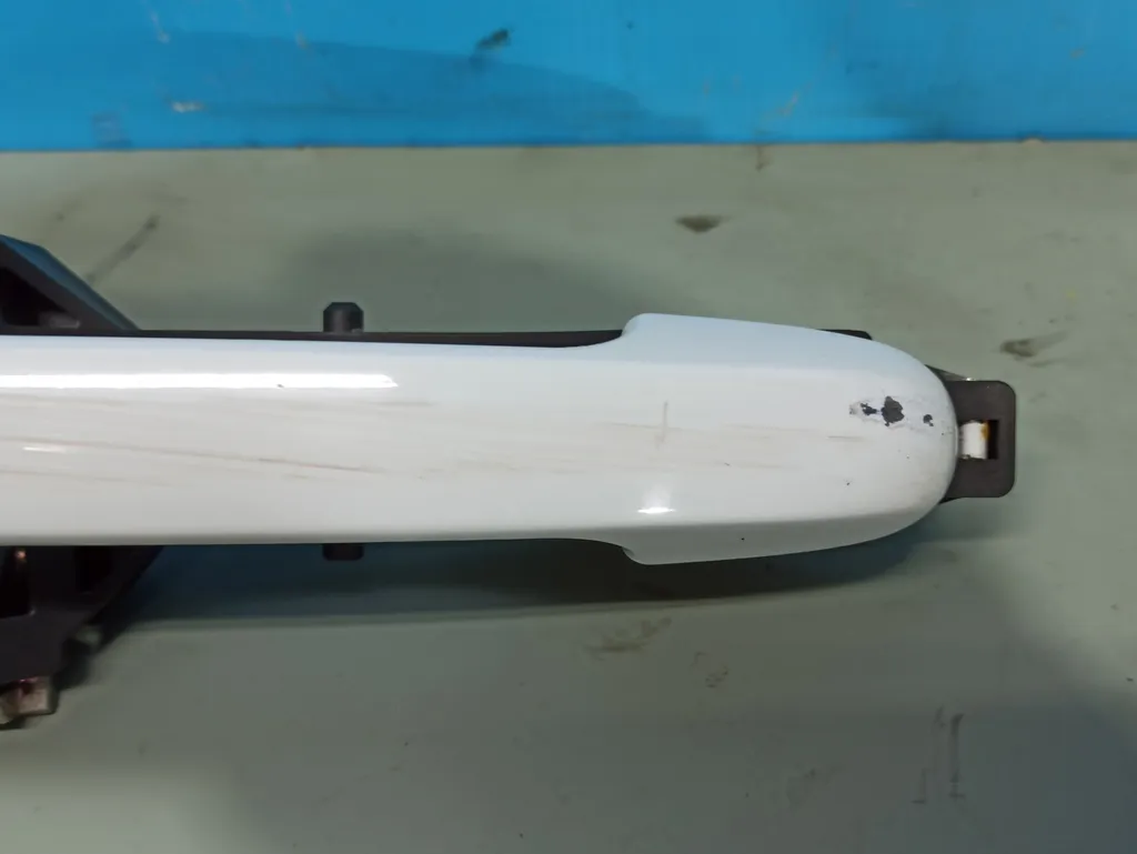 Ручка двери передняя левая Kia Ceed 1 2010-2012