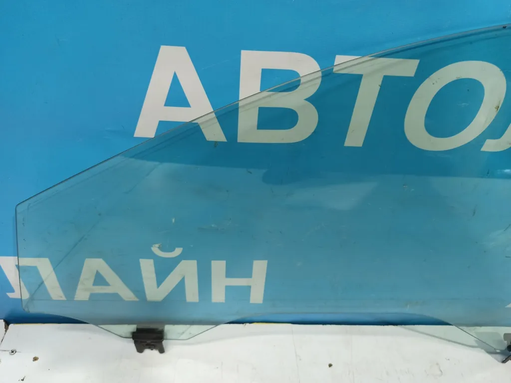 Стекло переднее левое Kia Ceed 1 2010-2012