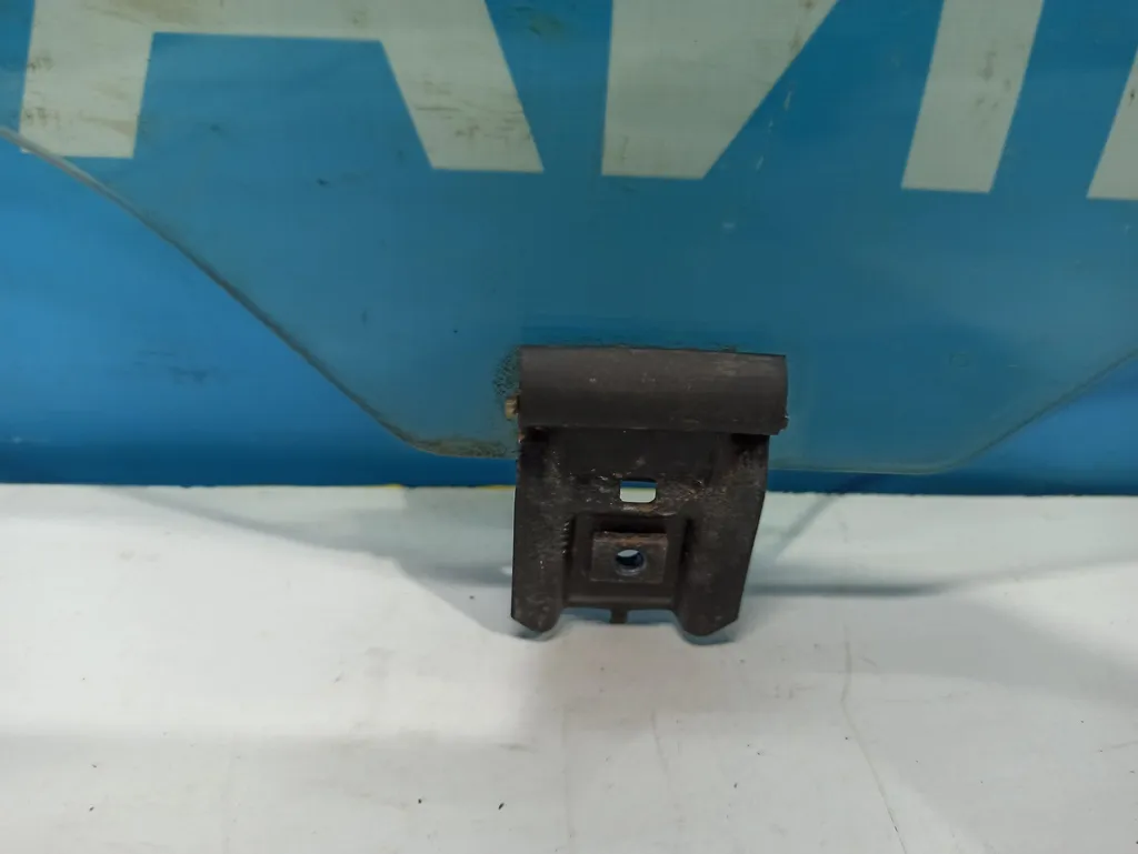 Стекло переднее левое Kia Ceed 1 2010-2012