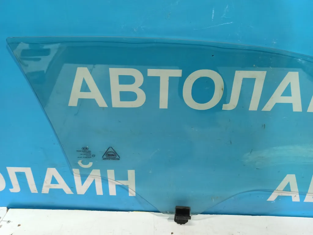 Стекло переднее левое Kia Ceed 1 2010-2012