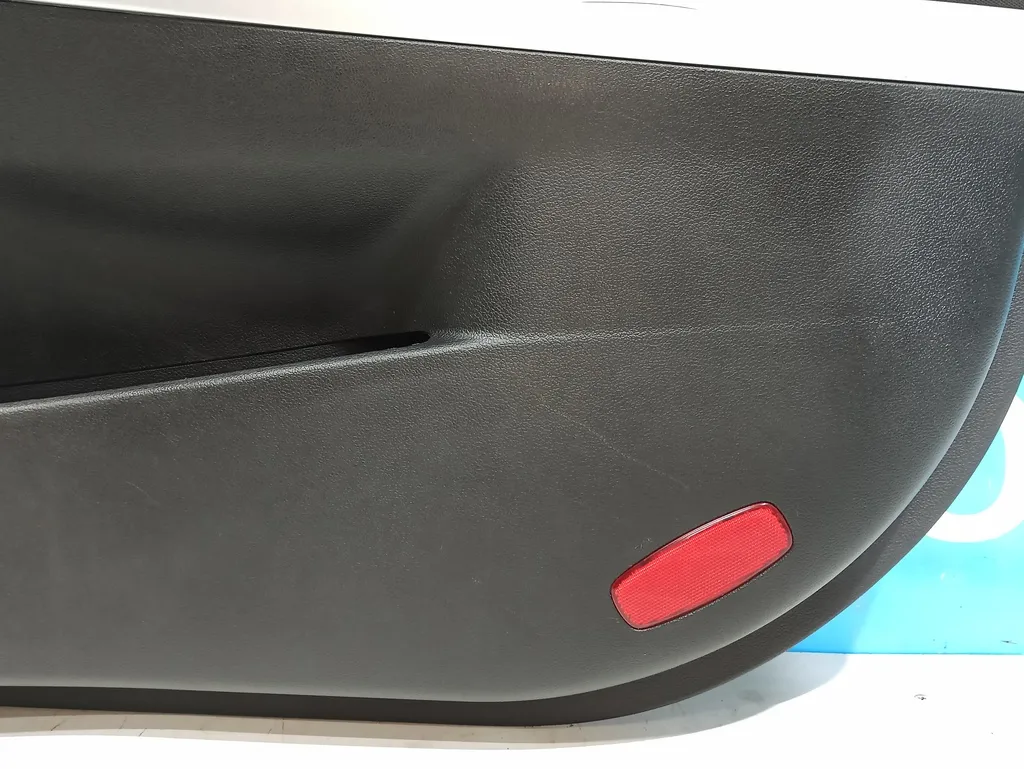 Обшивка двери передней правой Kia Ceed 2 JD 2015-2018