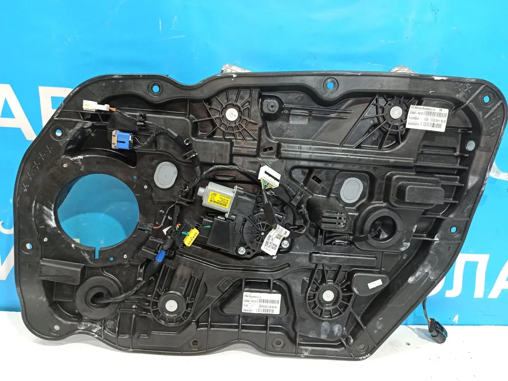 Стеклоподъемник передний правый Kia Ceed 2 JD 2015-2018