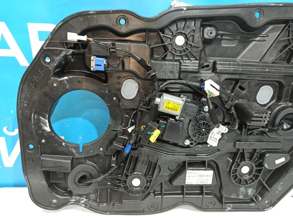 Стеклоподъемник передний правый Kia Ceed 2 JD 2015-2018