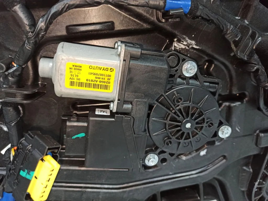 Стеклоподъемник передний правый Kia Ceed 2 JD 2015-2018