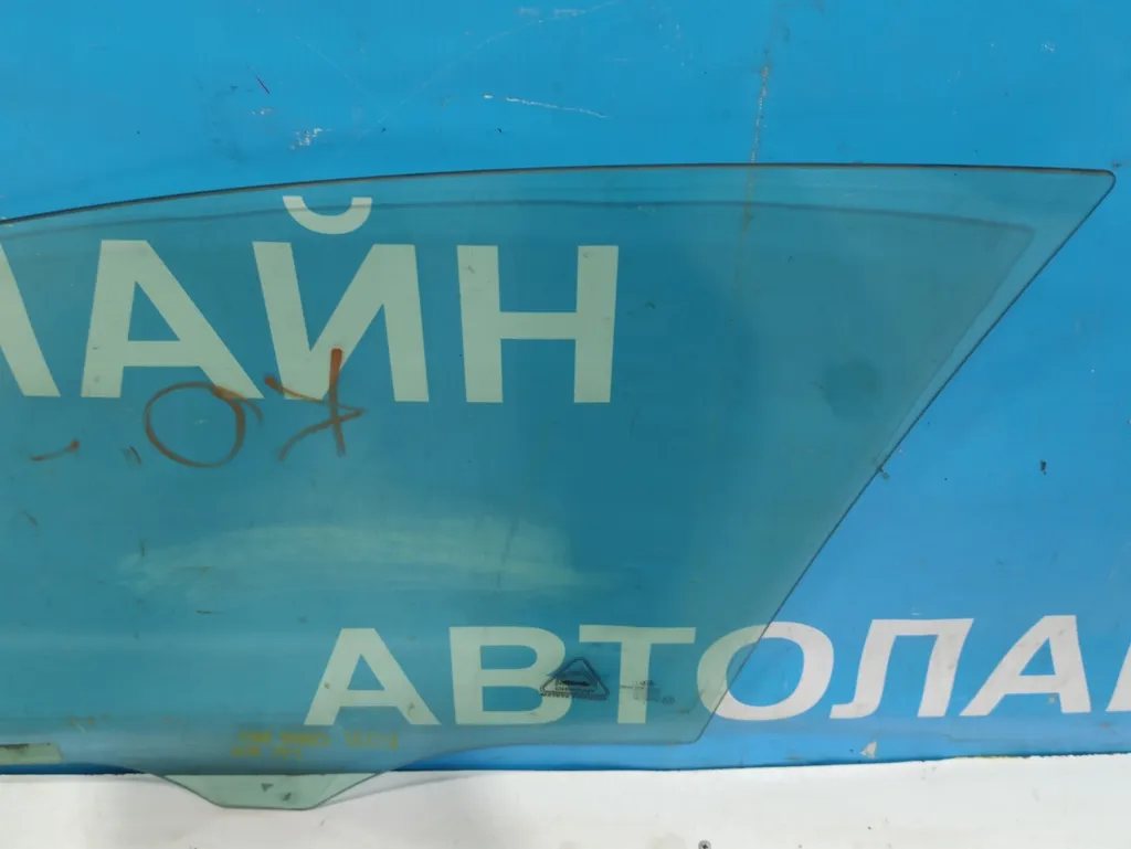 Стекло переднее правое Kia Ceed 2 JD 2015-2018