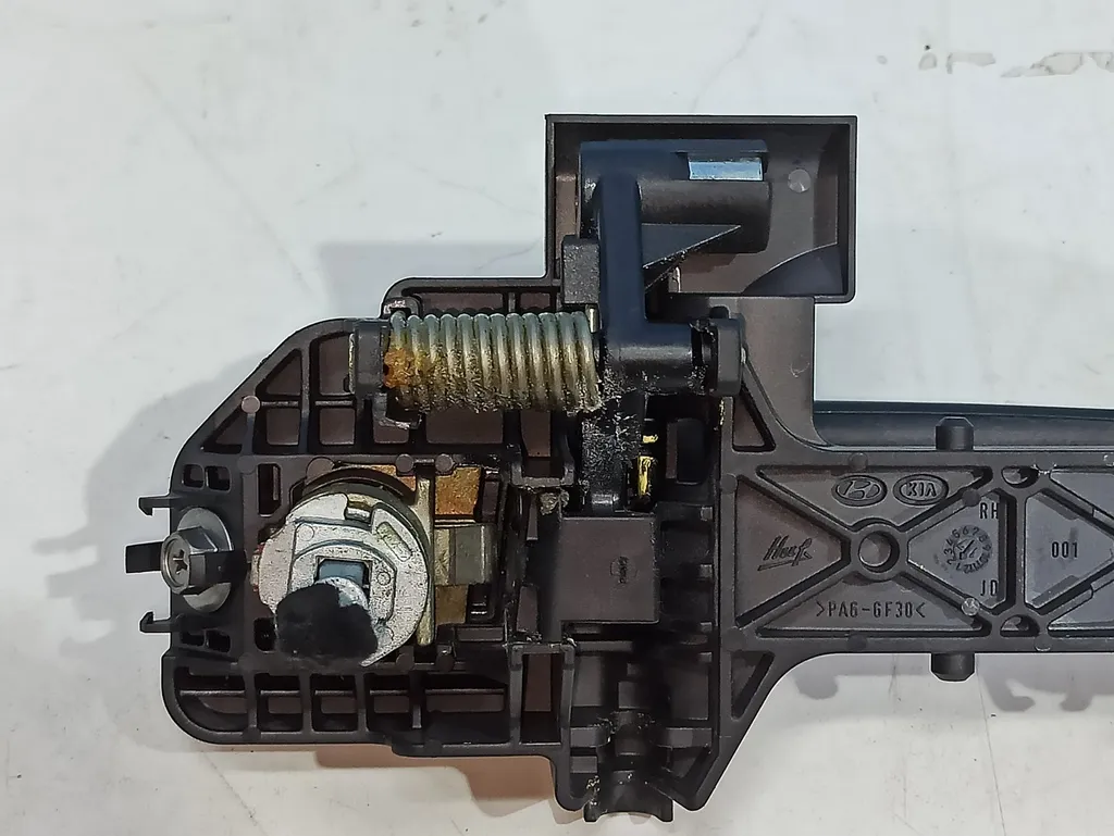 Ручка двери правая Kia Ceed 2 JD 2015-2018