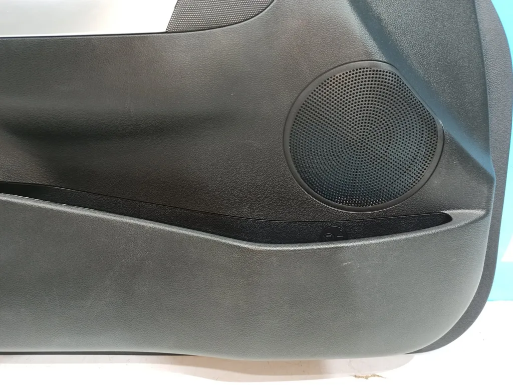 Обшивка двери передней левой Kia Ceed 2 JD 2012-2015