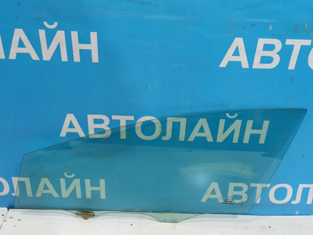 Стекло переднее левое Kia Ceed 2 JD 2012-2015