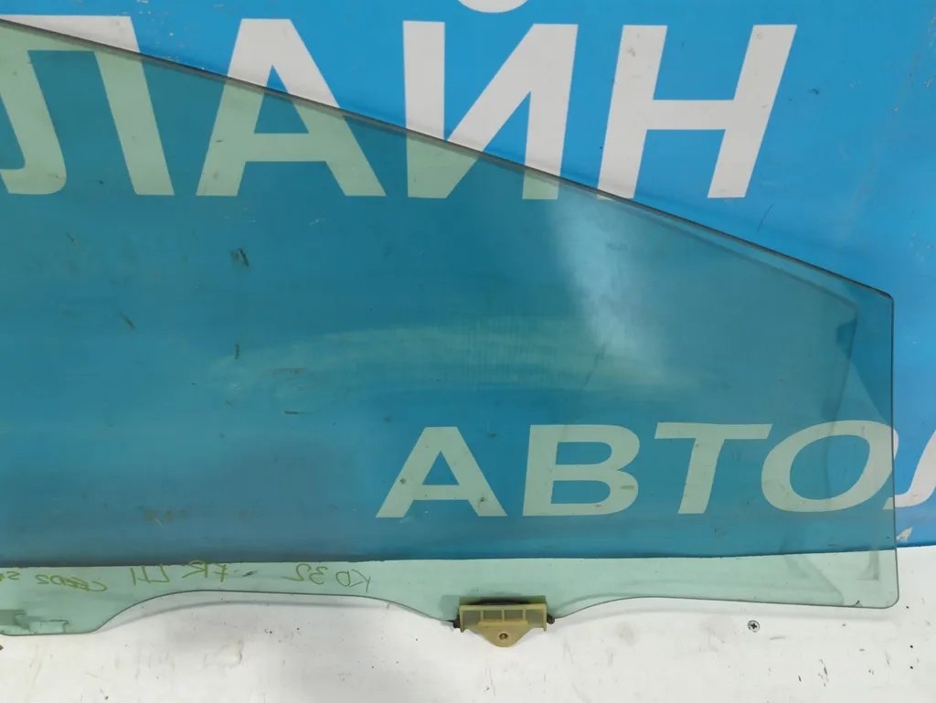 Стекло переднее левое Kia Ceed 2 JD 2012-2015