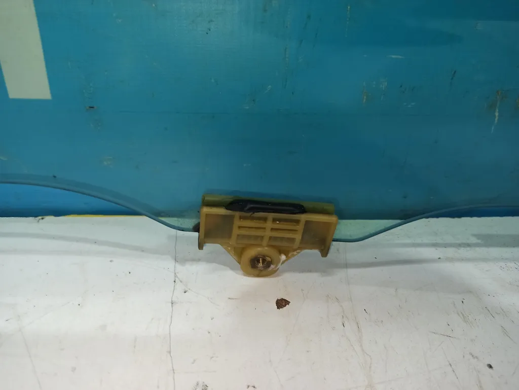 Стекло переднее левое Kia Ceed 2 JD 2015-2018