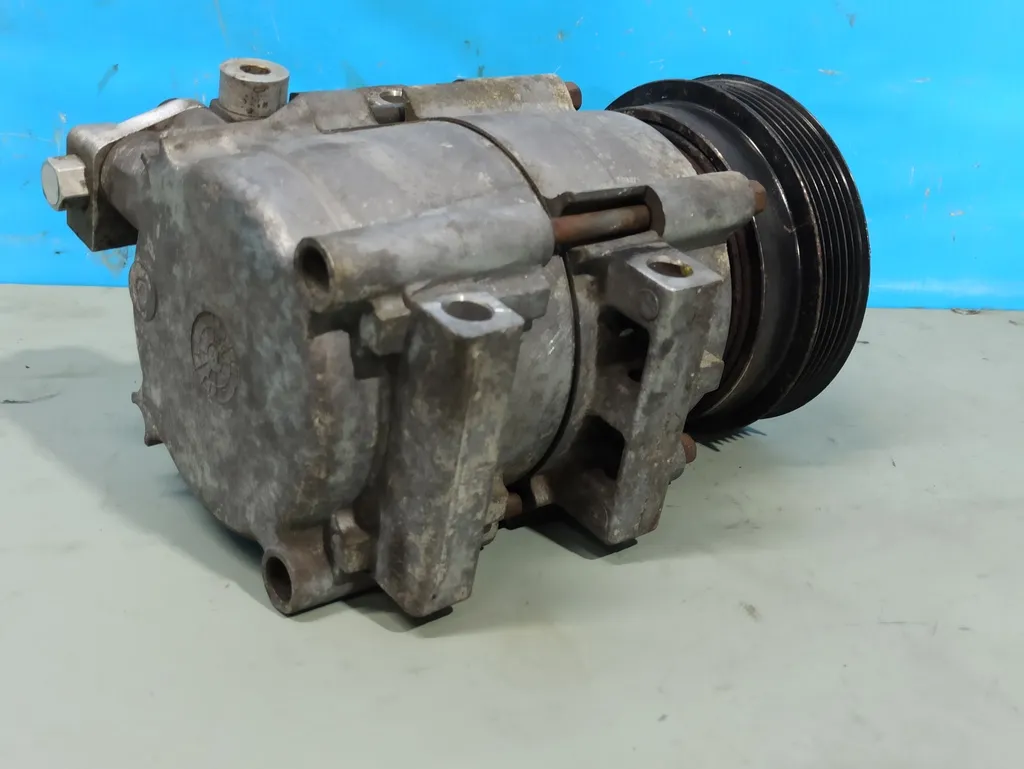 Компрессор кондиционера Hyundai Santa Fe 1 SM 2000-2005