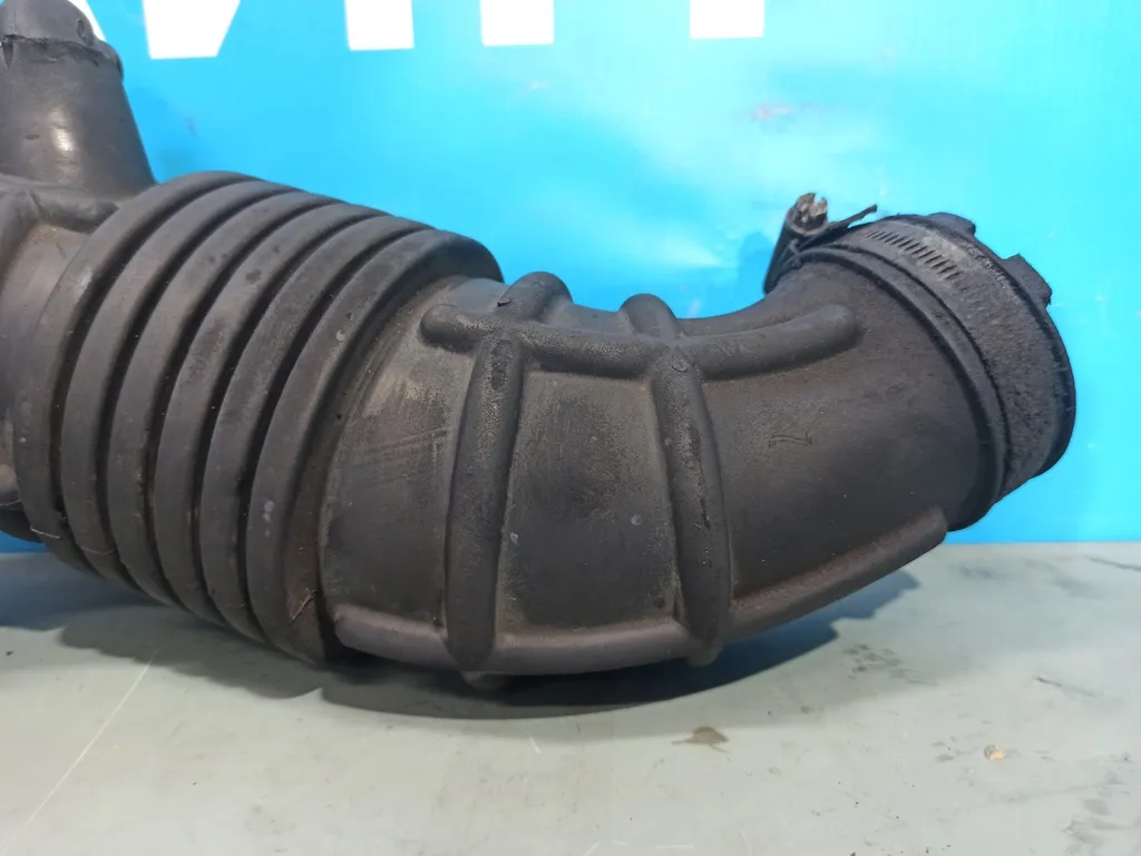 Патрубок воздушного фильтра Hyundai Grand Starex 2007-2015