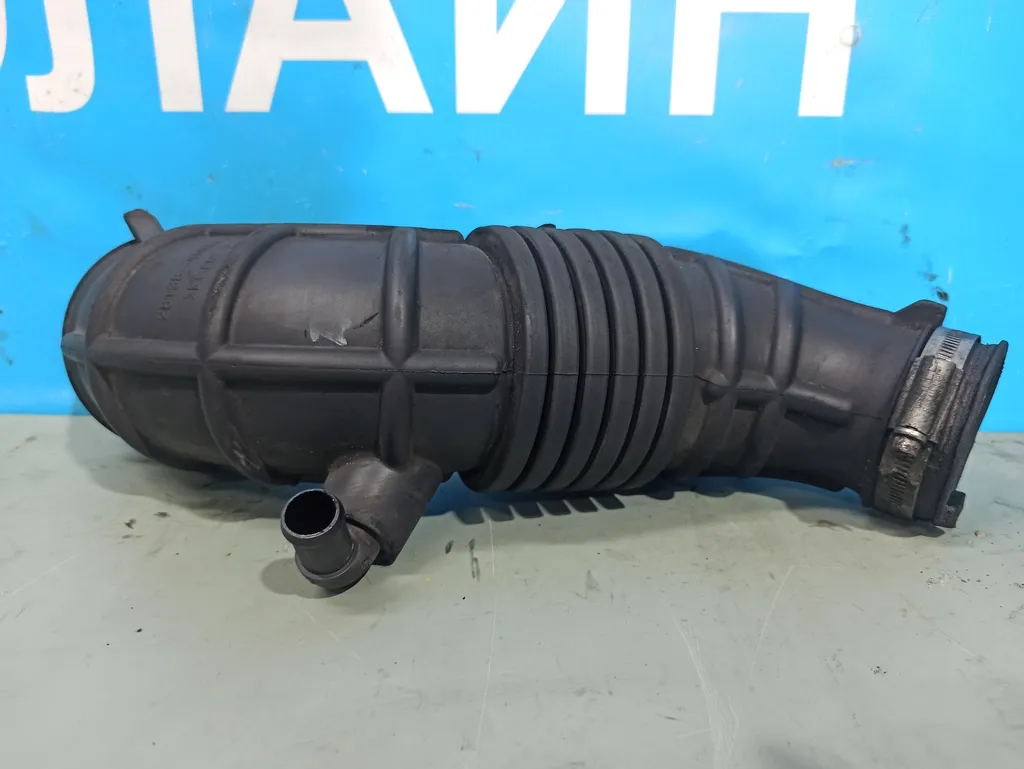 Патрубок воздушного фильтра Hyundai Grand Starex 2007-2015