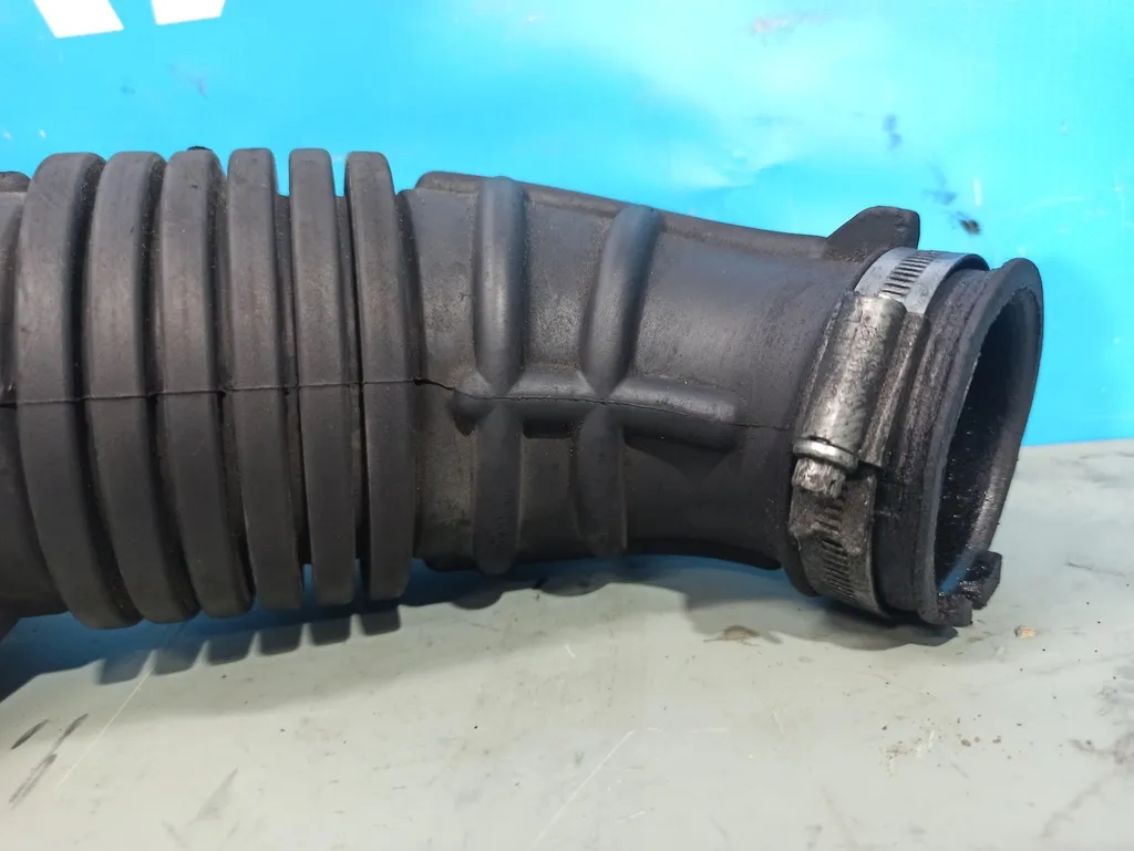 Патрубок воздушного фильтра Hyundai Grand Starex 2007-2015