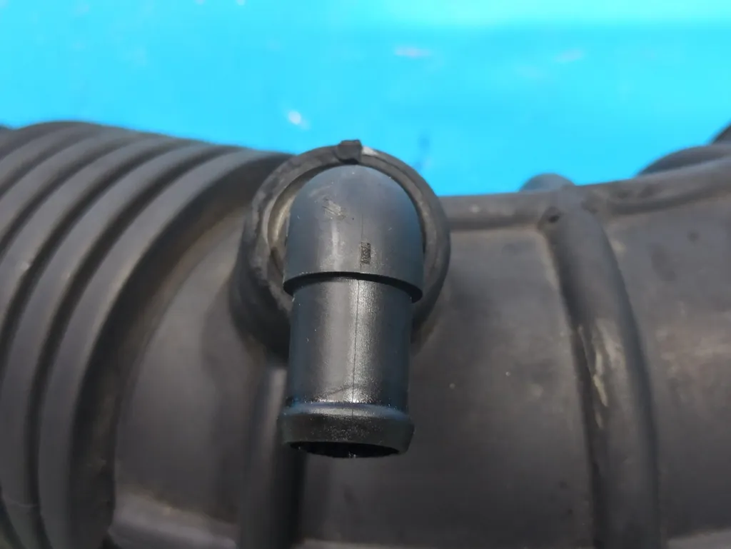 Патрубок воздушного фильтра Hyundai Grand Starex 2007-2015