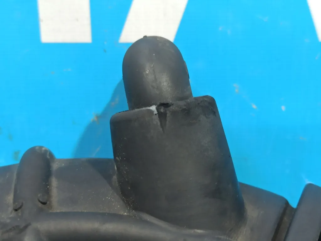 Патрубок воздушного фильтра Hyundai Grand Starex 2007-2015