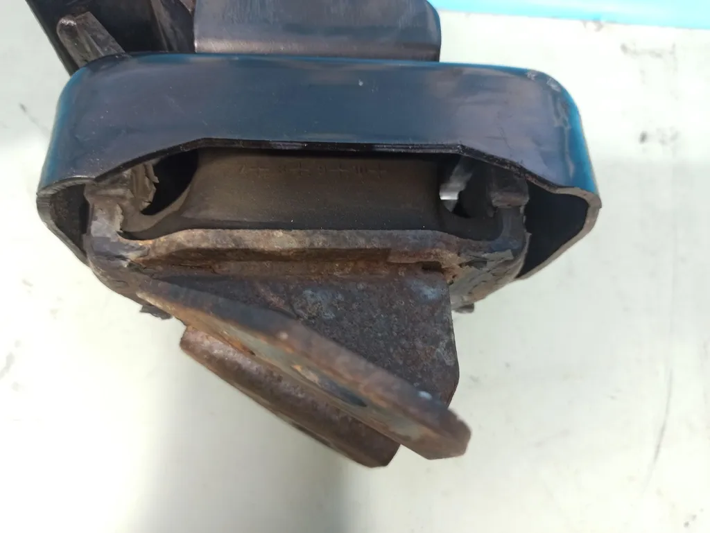 Опора двигателя левая Hyundai Grand Starex 2007-2015