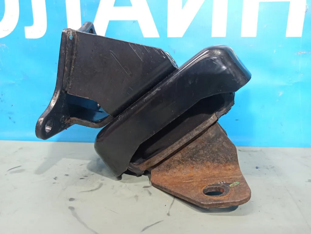Опора двигателя правая Hyundai Grand Starex 2007-2015