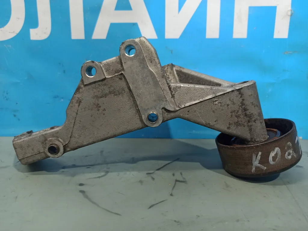 Кронштейн генератора Hyundai Grand Starex 2007-2015