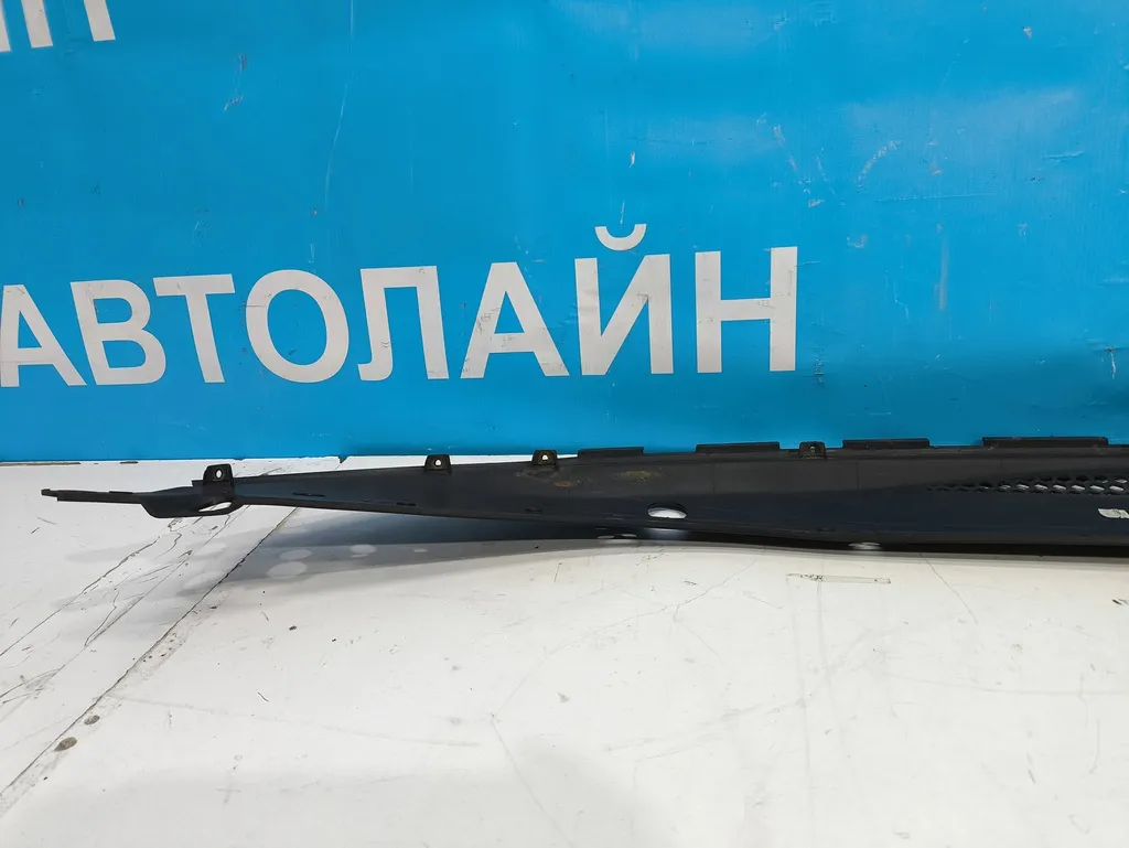 Кожух замка капота Hyundai Grand Starex 2007-2015