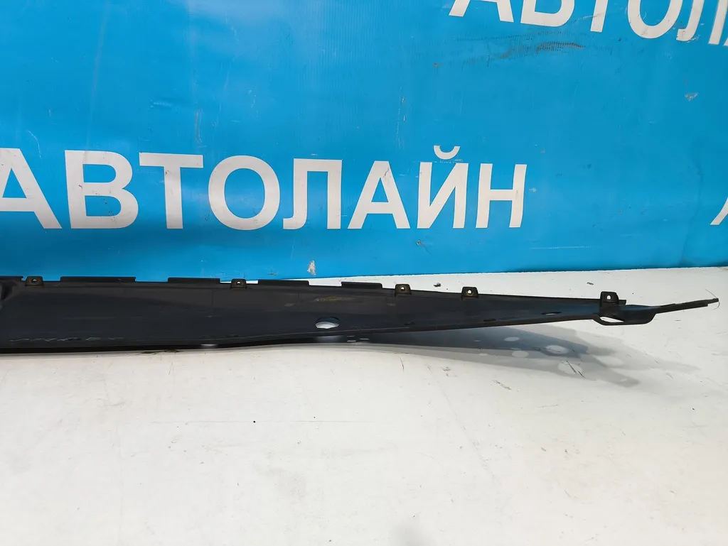 Кожух замка капота Hyundai Grand Starex 2007-2015