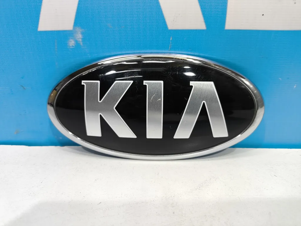 Эмблема решетки радиатора Kia Ceed 2 JD 2015-2018