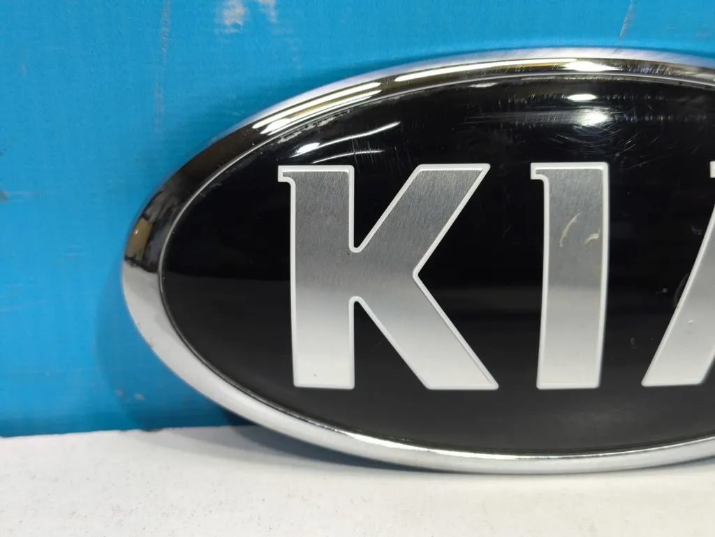 Эмблема решетки радиатора Kia Ceed 2 JD 2015-2018
