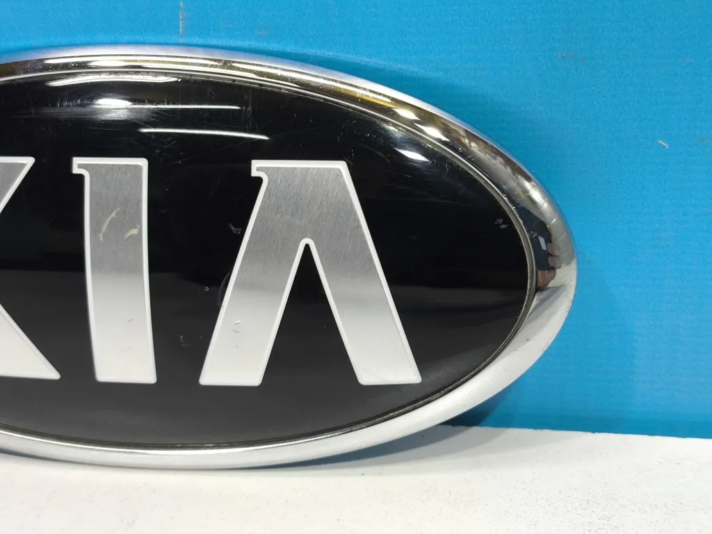 Эмблема решетки радиатора Kia Ceed 2 JD 2015-2018