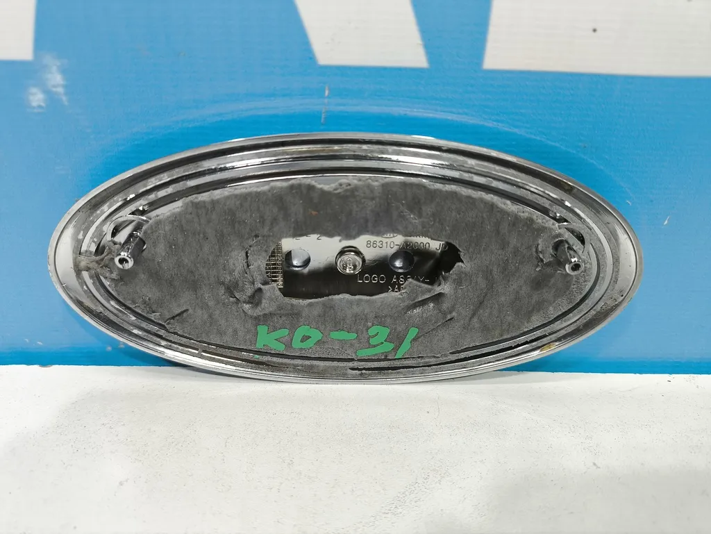 Эмблема решетки радиатора Kia Ceed 2 JD 2015-2018